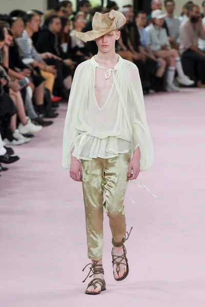 Look 26